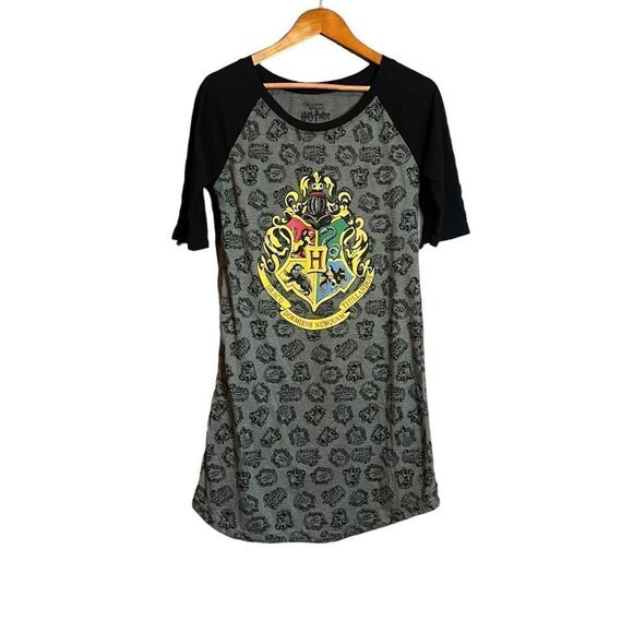 Harry Potter universal studios hogwarts tunic/ sleep shirt - Picture 1 of 8